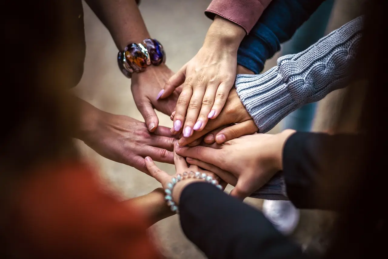 Your Audience Uses AI But Doesn’t Trust It – Build Content For The Gap via @sejournal, @gregjarboe