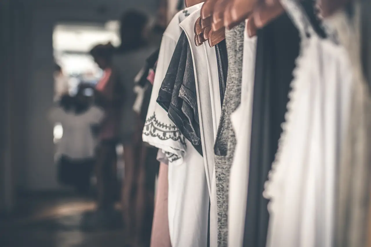 Teen spending up 6% as they trade athletic apparel for fashion