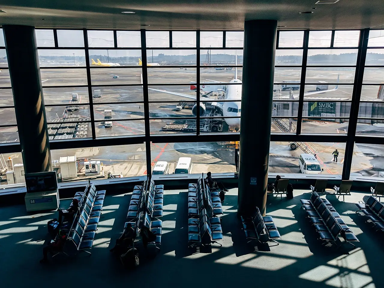 The Brief: Airport Races and Cashmere Cabins