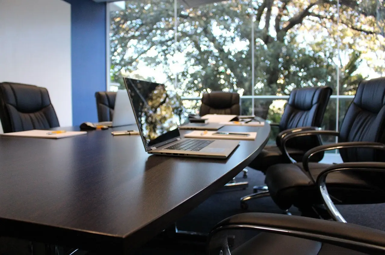 Issue or crisis? 8 critical differences and why it matters.